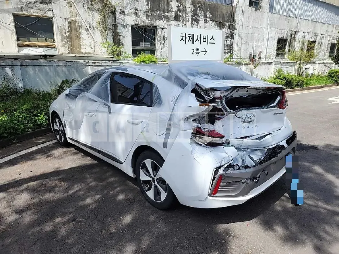 Photo 2 of 17: 2016 Hyundai IONIQ Electric — Korean insurance auction