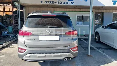 Photo 1 of 18: 2019 Hyundai Santa Fe, VIN KMHS381CDKU008628 — Korean insurance auction