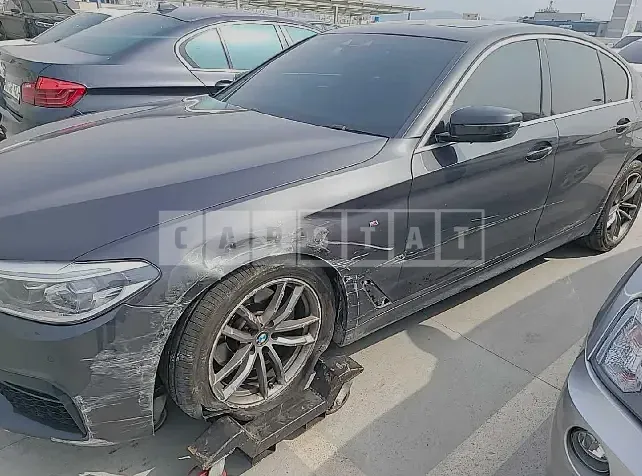 Photo 2 of 9: 2020 BMW 520d xDrive M Sport Package, VIN WBAJF510XLWW55120 — Korean insurance auction