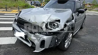 Photo 1 of 13: 2023 MINI Cooper Countryman — Korean insurance auction