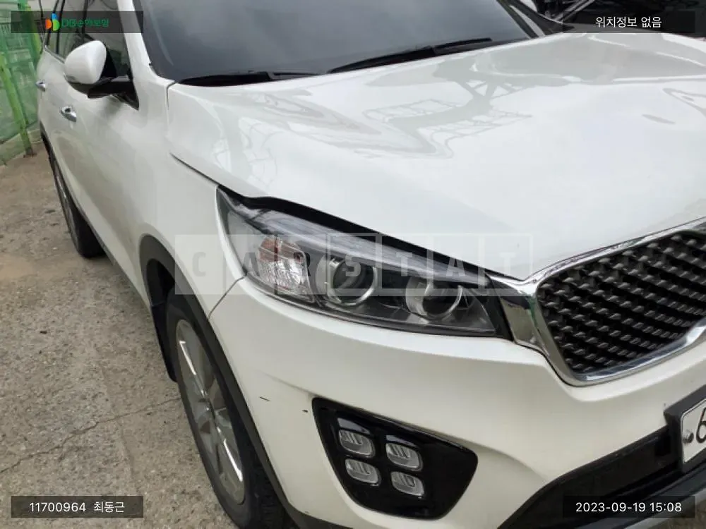 Photo 2 of 8: 2017 Kia Sorento /Sorrento, VIN KNAPS81ABHA326611 — Korean insurance auction