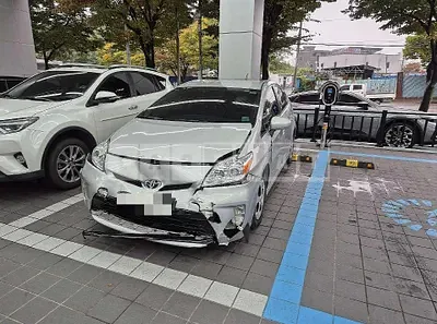 Photo 1 of 9: 2015 Toyota Prius — Korean insurance auction