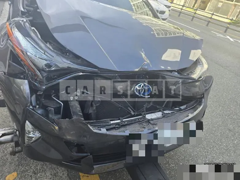 Photo 2 of 6: 2016 Toyota Prius — Korean insurance auction