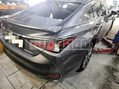 Photo 1 of 27: 2018 Lexus ES300h, VIN JTHB21B11K2015398 — Korean insurance auction
