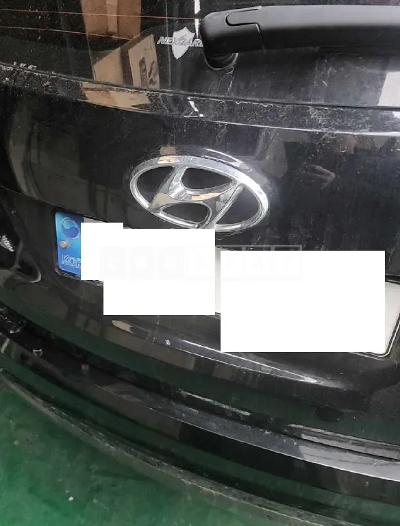 Photo 2 of 14: 2017 Hyundai Santa Fe, VIN KMHSW81UBHU769349 — Korean insurance auction