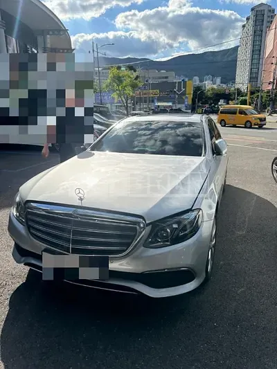 Photo 1 of 6: 2018 Mercedes-Benz E300 4Matic — Korean insurance auction