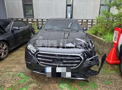 Photo 1 of 77: 2024 Mercedes-Benz E 220 d 4Matic, VIN W1KLF0FB0RA044842 — Korean insurance auction