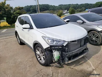 Photo 1 of 10: 2017 Hyundai Santa Fe, VIN KMHSW81UBHU701863 — Korean insurance auction