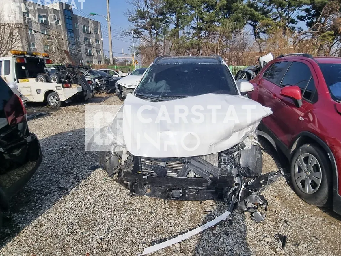 Photo 2 of 22: 2019 Hyundai Santa Fe, VIN KMHS381ADLU216986 — Korean insurance auction