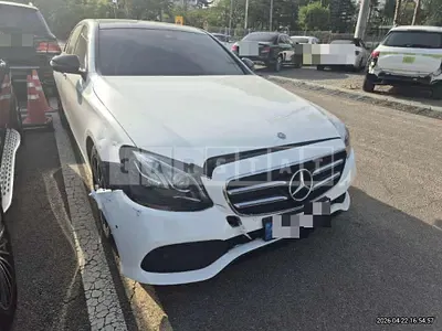 Photo 1 of 24: 2016 Mercedes-Benz E300 — Korean insurance auction