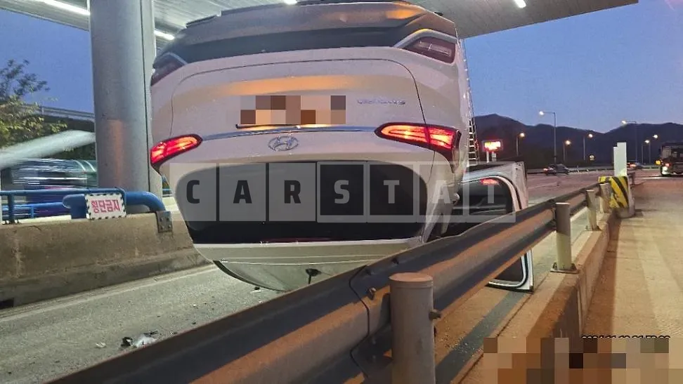 Photo 2 of 25: 2019 Hyundai Santa Fe TM 2.0 — Korean insurance auction