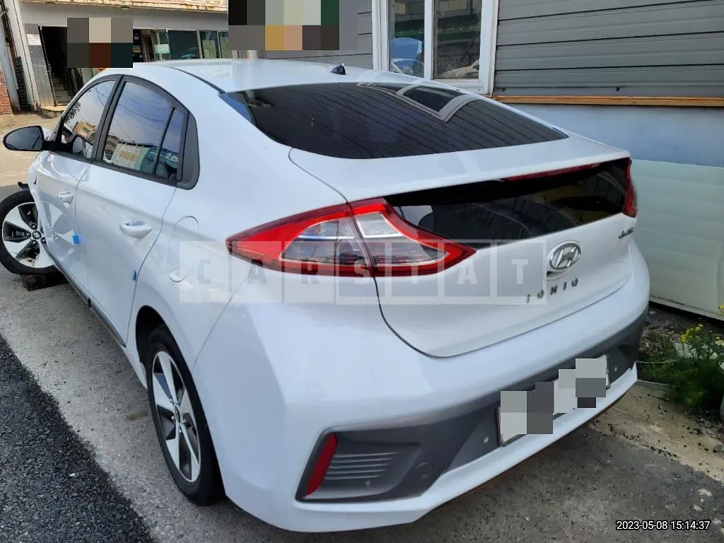 Photo 2 of 10: 2016 Hyundai IONIQ Electric, VIN KMHC851HFHU003257 — Korean insurance auction
