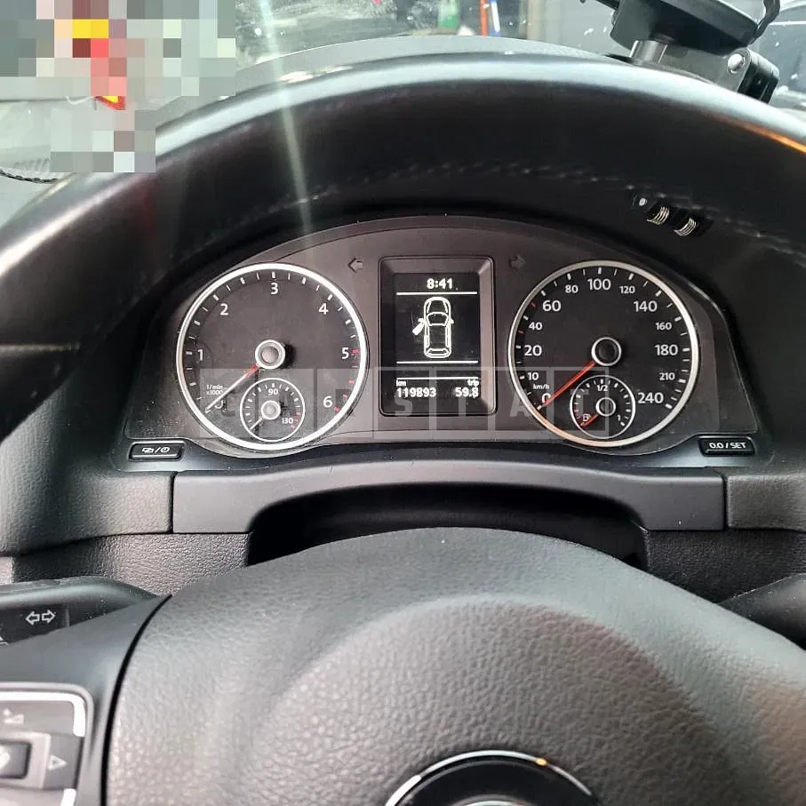 Photo 2 of 11: 2014 Volkswagen Tiguan 2.0 TDI Blue Motion — Korean insurance auction