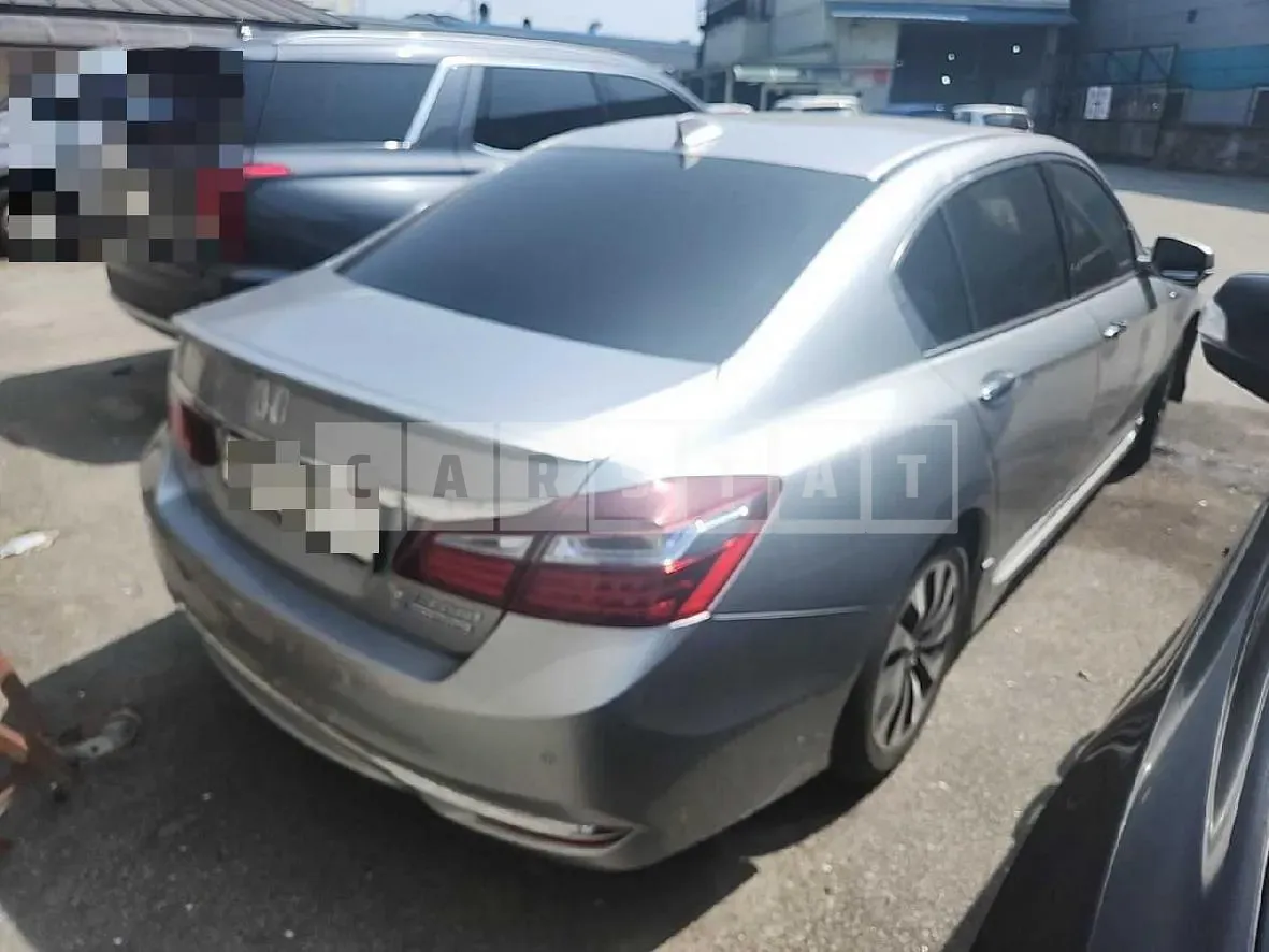 Photo 2 of 8: 2017 Honda Accord Hybrid — Korean insurance auction