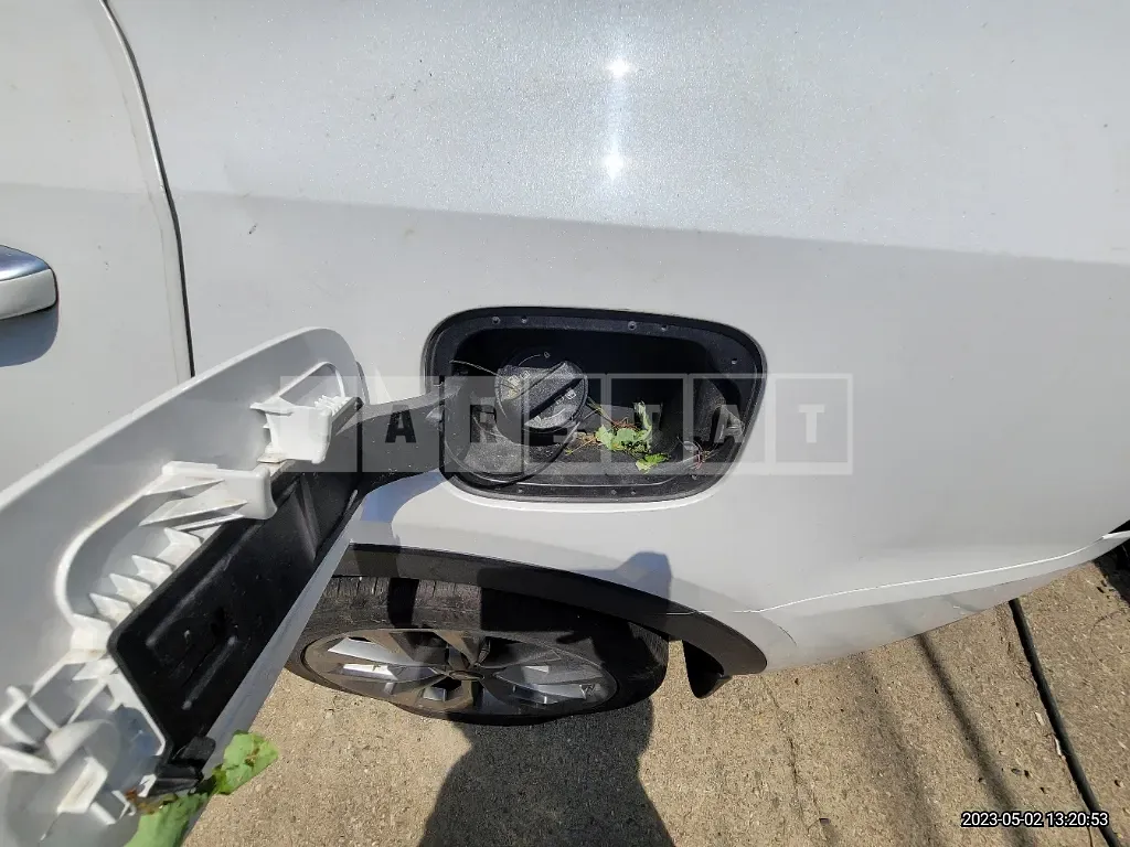 Photo 2 of 18: 2023 Kia Sorento, VIN KNARF81FGPA172919 — Korean insurance auction