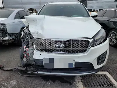 Photo 1 of 12: 2015 Kia Sorento 2.0 — Korean insurance auction