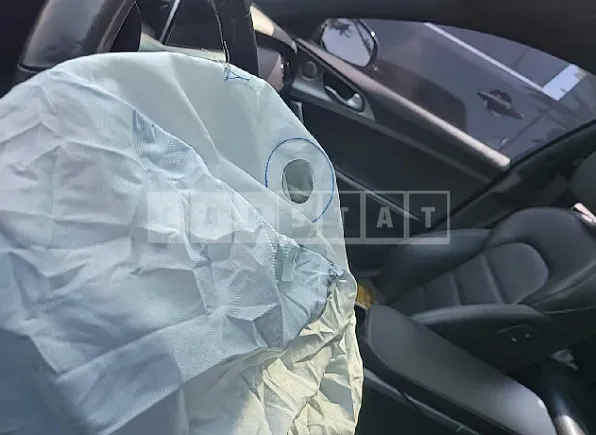 Photo 2 of 14: 2019 Kia Stinger, VIN KNAE651BBKS047785 — Korean insurance auction