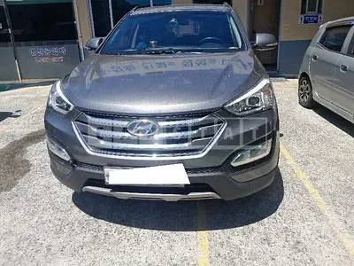 Photo 1 of 12: 2015 Hyundai Santa Fe, VIN KMHSW81UBFU451584 — Korean insurance auction