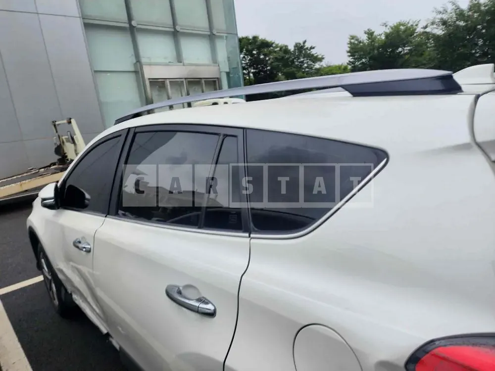 Photo 2 of 22: 2019 Toyota LAV4 2WD, VIN JTMYFREV9JD132615 — Korean insurance auction