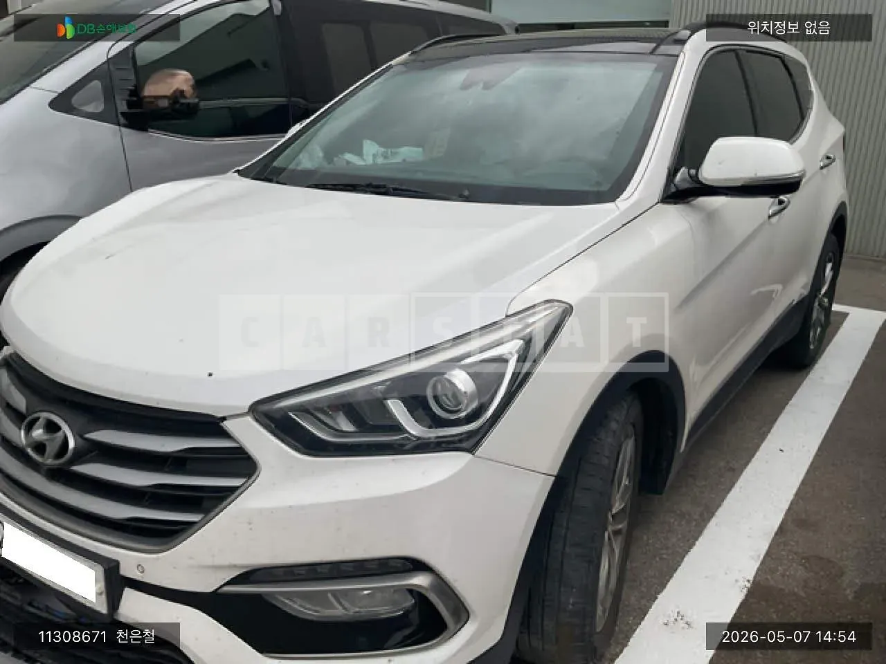 Photo 2 of 22: 2016 Hyundai Santa Fe, VIN KMHSW81XDGU661141 — Korean insurance auction