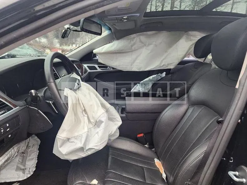 Photo 2 of 10: 2016 Genesis 3.3 — Korean insurance auction