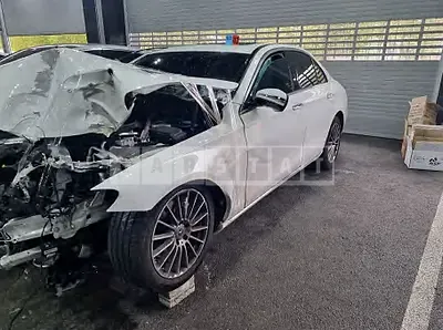 Photo 1 of 35: 2021 Mercedes-Benz E250 — Korean insurance auction