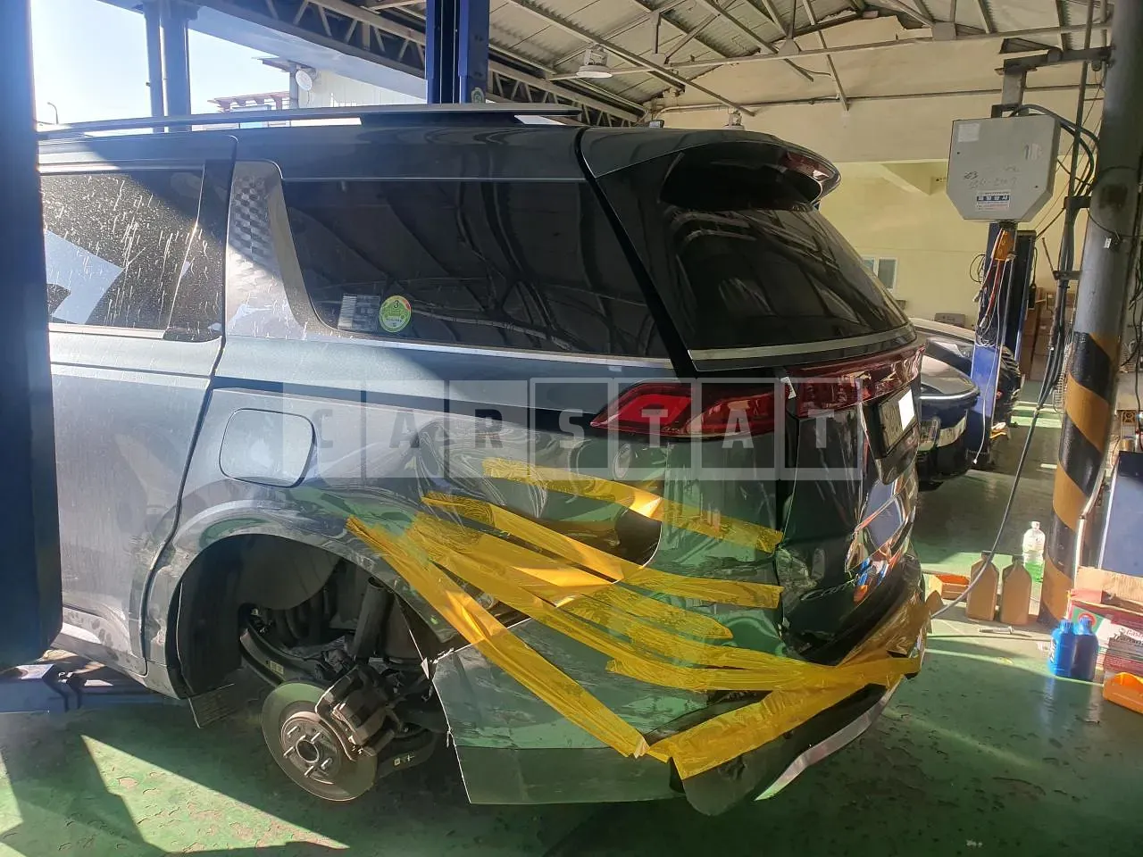 Photo 2 of 20: 2021 Kia Carnival, VIN KNANE81BBMS069612 — Korean insurance auction