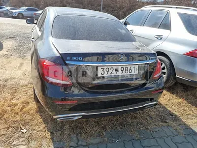 Photo 1 of 30: 2020 Mercedes-Benz E300 4Matic, VIN W1KZF4KB8LA824778 — Korean insurance auction