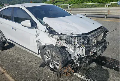 Photo 1 of 17: 2019 Hyundai Modern Ionic — Korean insurance auction
