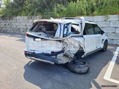Photo 1 of 16: 2023 Kia Carnival Limousine, VIN KNANE813BPS277145 — Korean insurance auction