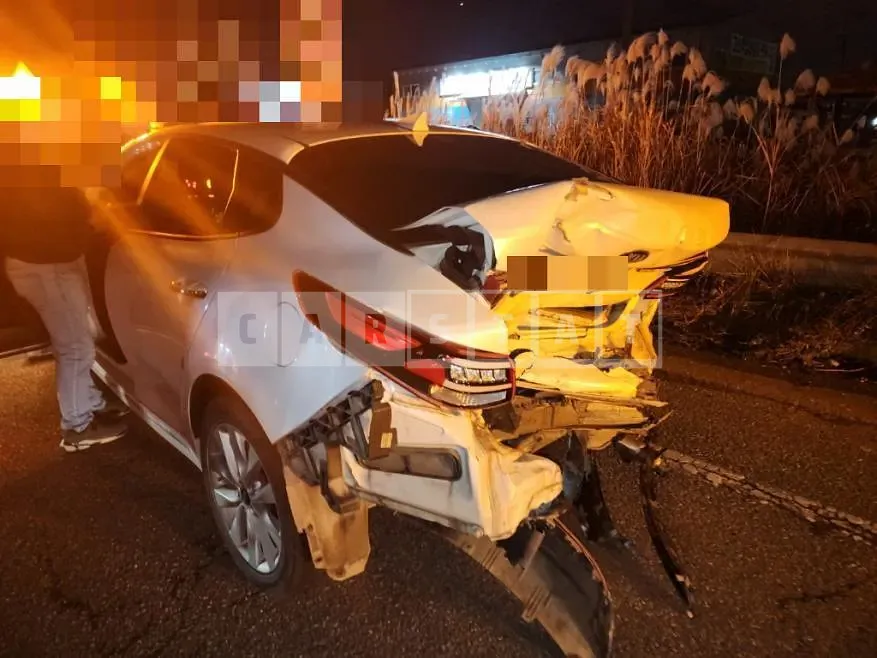 Photo 2 of 7: 2018 Kia K5 — Korean insurance auction