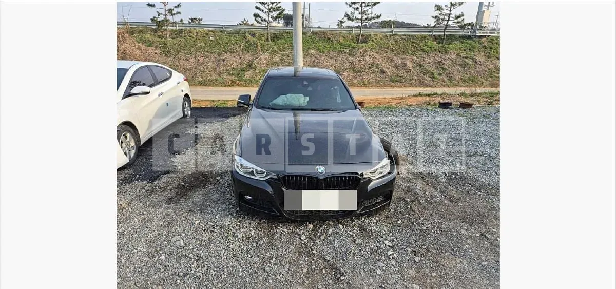 Photo 2 of 13: 2017 BMW 330i — Korean insurance auction