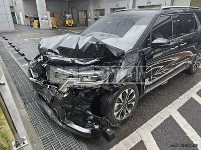 Photo 1 of 6: 2023 Kia Carnival — Korean insurance auction