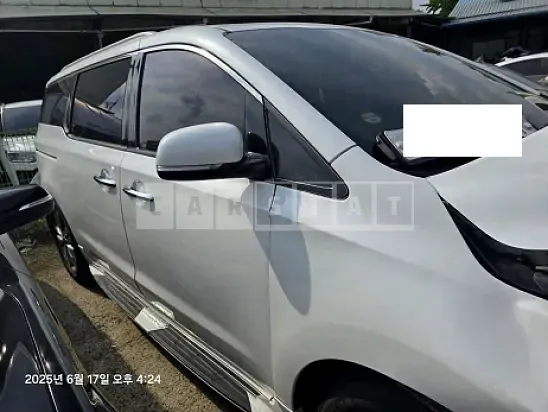 Photo 2 of 24: 2015 Kia Carnival — Korean insurance auction
