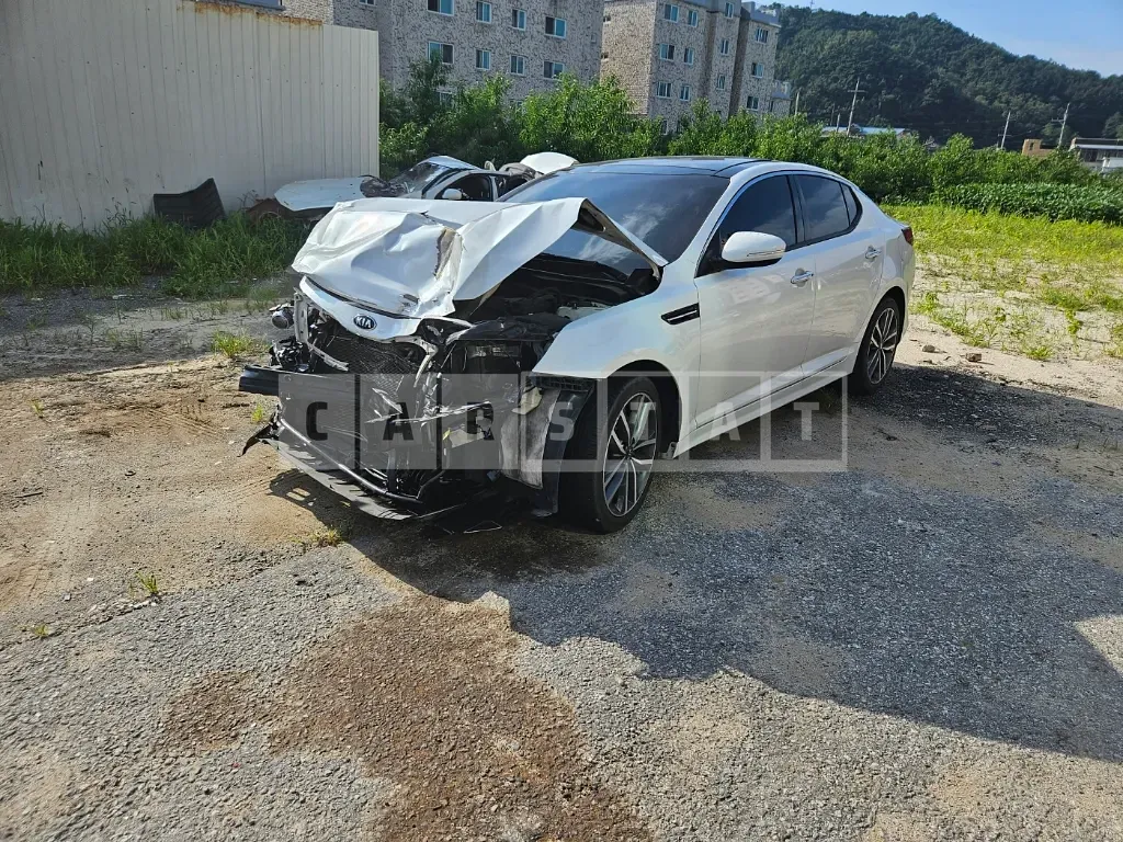 Photo 2 of 8: 2014 Kia K5 2.0 — Korean insurance auction