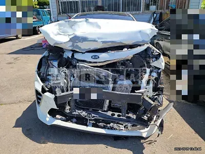 Photo 1 of 8: 2015 Kia K5 1.6, VIN KNAGX417GGA023817 — Korean insurance auction