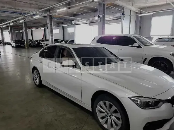 Photo 2 of 9: 2018 BMW 320d, VIN WBA8C510XJA074265 — Korean insurance auction