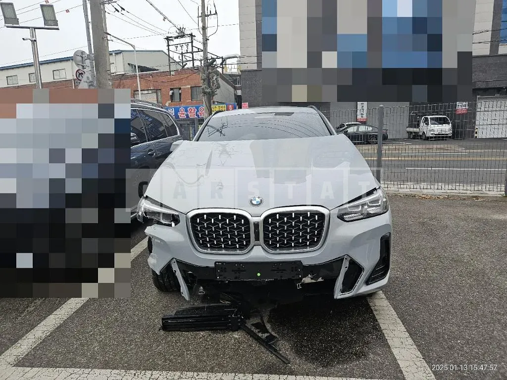 Photo 2 of 30: 2024 BMW X4 xDrive20i — Korean insurance auction