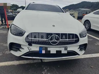 Photo 1 of 36: 2022 Mercedes-Benz E220 d 4Matic — Korean insurance auction