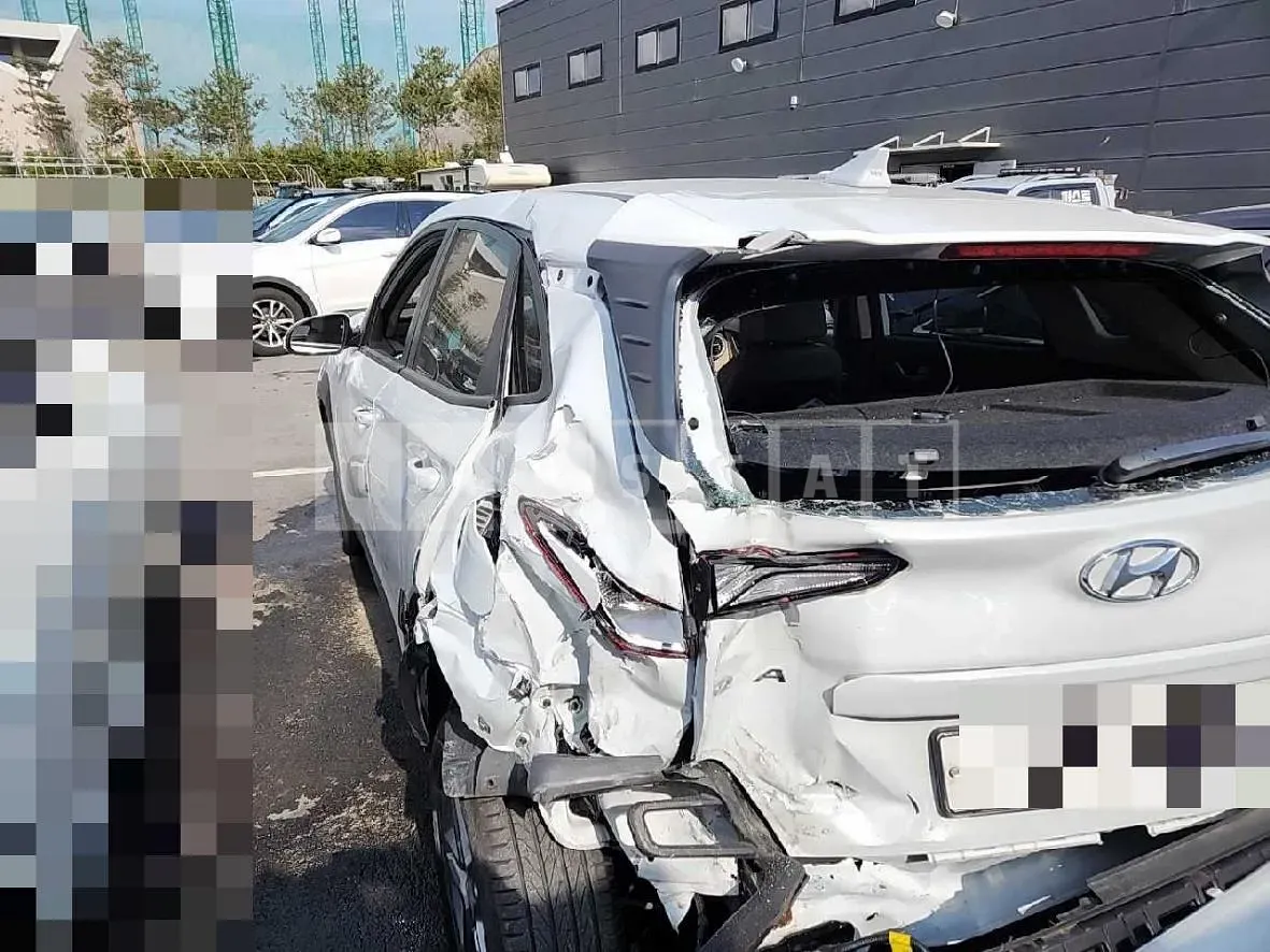 Photo 2 of 15: 2019 Hyundai Kona 1.6, VIN KMHK4815GKU365284 — Korean insurance auction