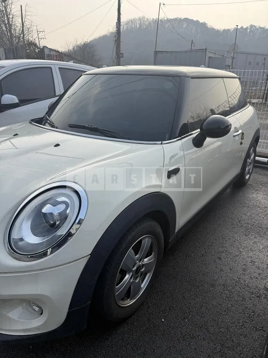 Photo 2 of 5: 2017 MINI Cooper D — Korean insurance auction