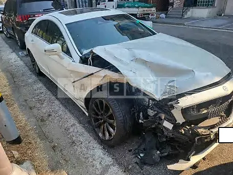 Photo 2 of 13: 2016 Mercedes-Benz CLS250d 4Matic, VIN WDDLJ9HB3GA172683 — Korean insurance auction