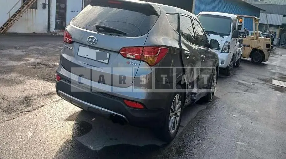 Photo 2 of 8: 2015 Hyundai Santa Fe DM — Korean insurance auction