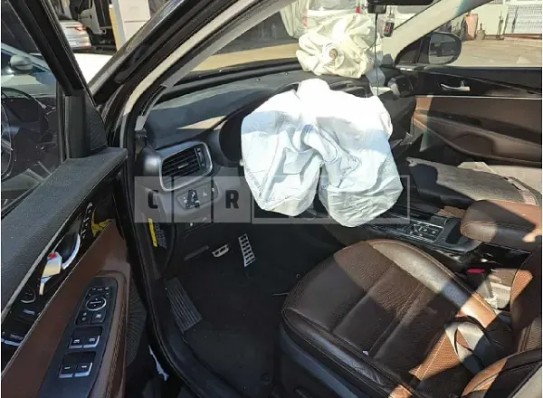 Photo 2 of 16: 2017 Kia Sorento — Korean insurance auction
