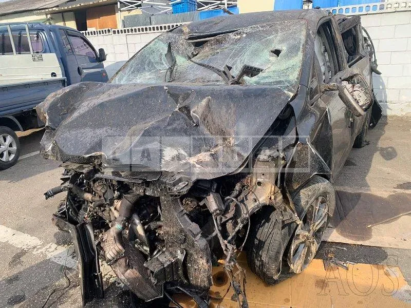 Photo 2 of 15: 2019 Kia Carnival, VIN KNAMB81ABKS505816 — Korean insurance auction