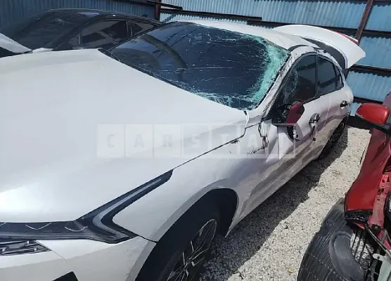 Photo 2 of 41: 2023 Kia K5 — Korean insurance auction
