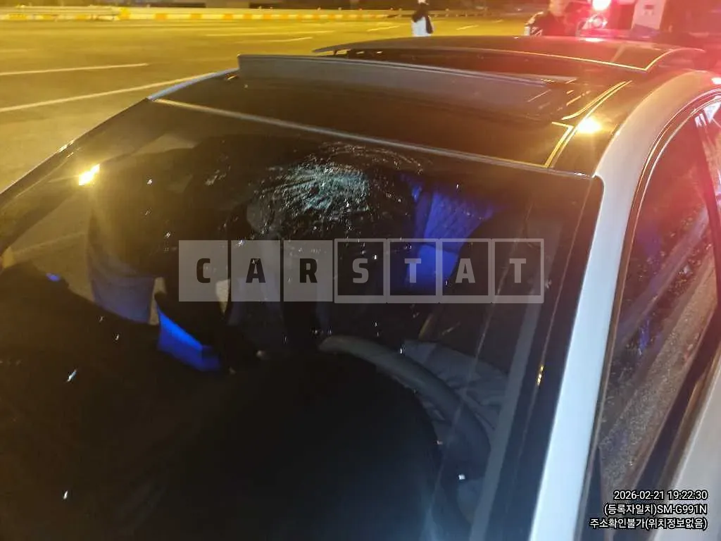 Photo 2 of 8: 2019 Genesis G70 — Korean insurance auction