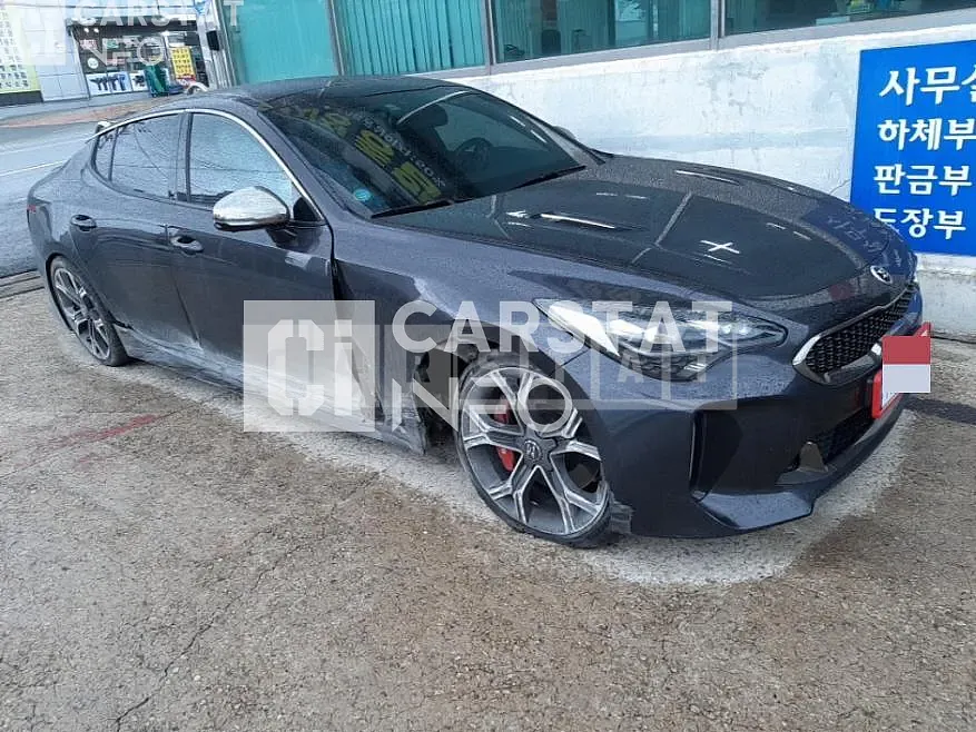 Photo 2 of 45: 2017 Kia Stinger 3.3 — Korean insurance auction