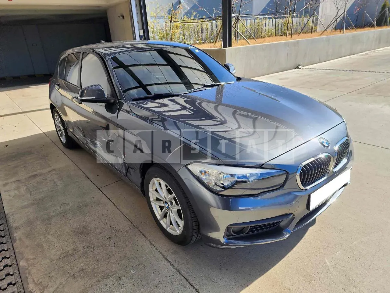 Photo 2 of 19: 2017 BMW 118d, VIN WBA1S5101HV806418 — Korean insurance auction