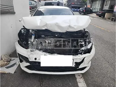 Photo 1 of 9: 2019 Kia K5 — Korean insurance auction